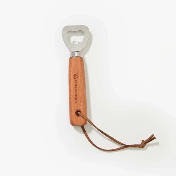 Mizzen Main Mens Polo Golf Shirt Medium Blue Lobster Versa PTO Bottle Opener NWT - Picture 2 of 13